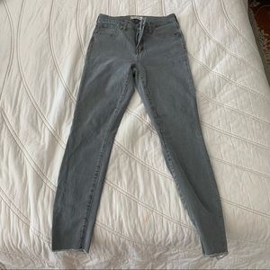 Madewell 9” Skinny jeans 26 raw hem dusty grey